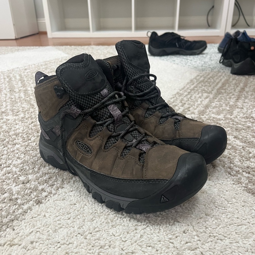 KEEN Men Targhee III Mid Height Waterproof Hiking Shoes